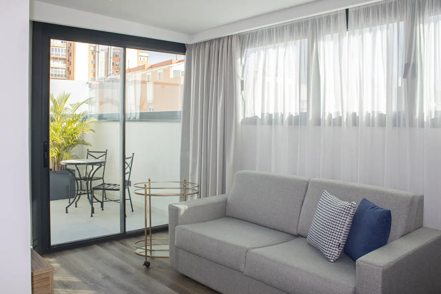 Suite 1